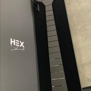 Hex plastic tie